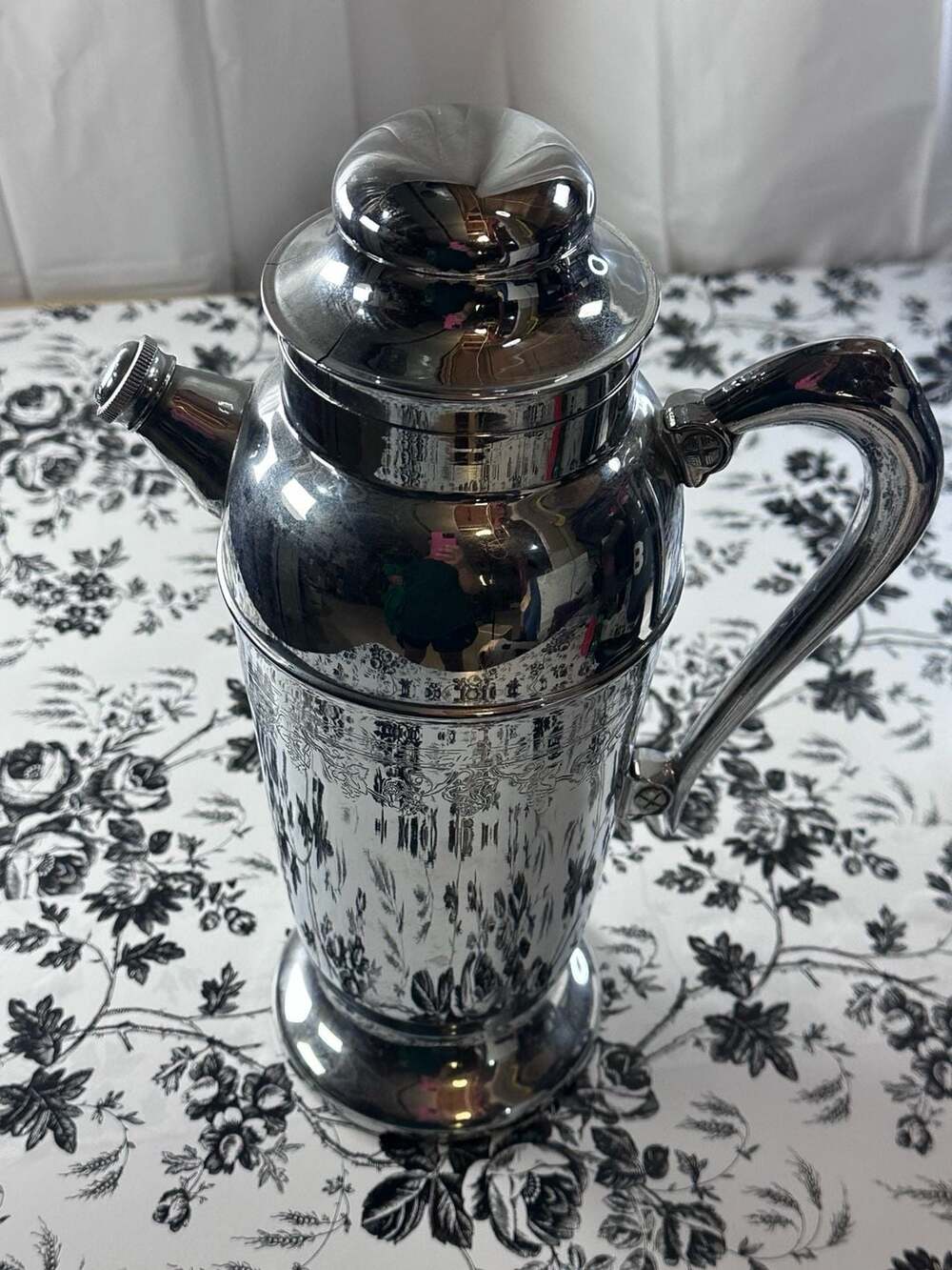 Vintage Art Deco Silver Plated Cocktail Shaker with Etched Grapevine Design